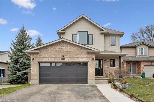420 Waterloo St, New Hamburg, ON, N3A1T5 | Card Image