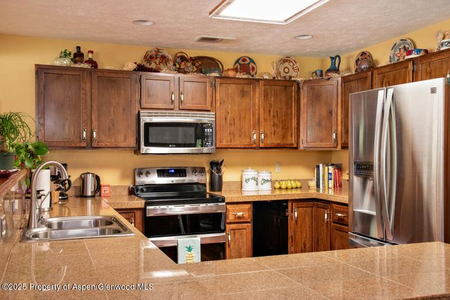 368 Meadow Ln, House other with 4 bedrooms, 3 bathrooms and null parking in Glenwood Springs CO | Image 11