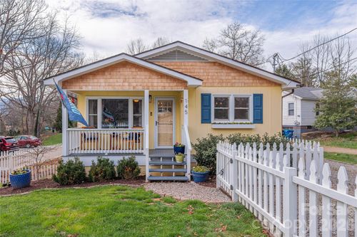 145 Woodland Dr, Waynesville, NC, 28786-3413 | Card Image