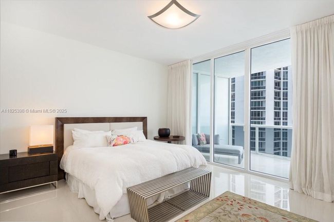 APT-1502 - 15811 Collins Ave, Condo with 3 bedrooms, 4 bathrooms and null parking in Sunny Isles Beach FL | Image 14