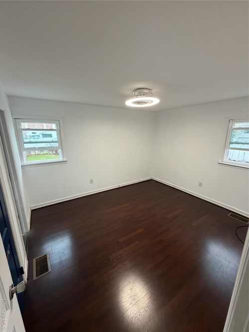2888 Faber Ter, Far Rockaway, NY, 11691-1706 | Card Image