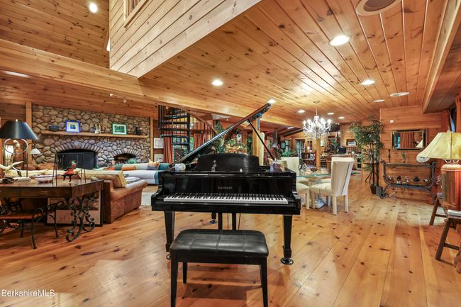 236 Surriner Rd, House other with 3 bedrooms, 3 bathrooms and null parking in Becket MA | Image 21