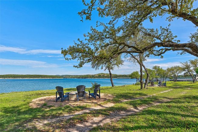 Entertain your guests at the lakeside fire pits with a view! | Image 31