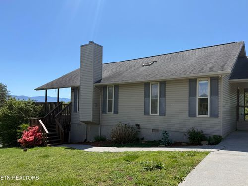 444 Connatser Ln, Sevierville, TN, 37876-6256 | Card Image