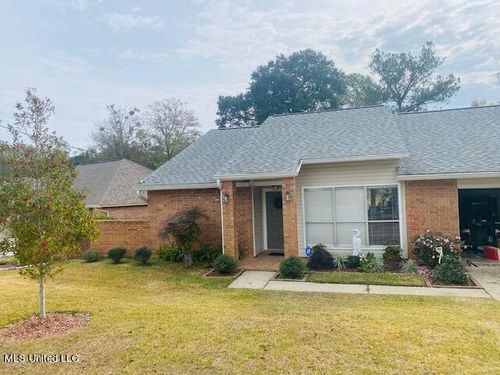 8856 Moanalua Way, Diamondhead, MS, 39525-3760 | Card Image