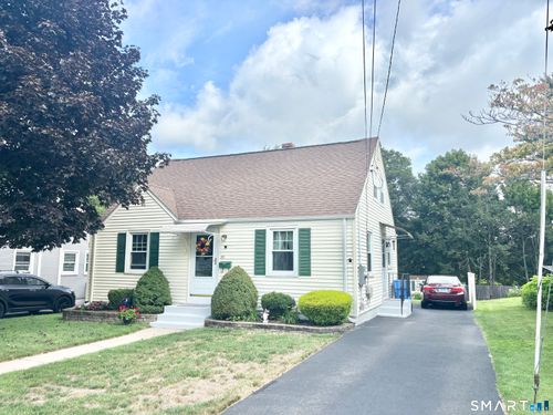 145 Loomis St, Manchester, CT, 06042-1947 | Card Image