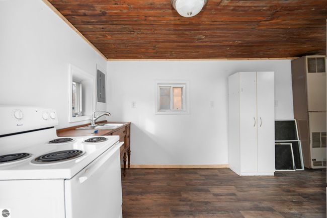 4255 Spencer Rd Se, House other with 1 bedrooms, 1 bathrooms and null parking in Kalkaska MI | Image 4