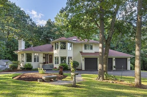 16 Fox Run Ln, Salem, NH, 03079-1281 | Card Image