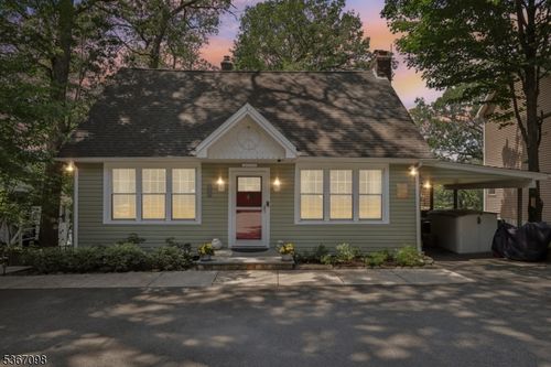 105 Upper Lakeview Ave, Ringwood, NJ, 07456-2831 | Card Image