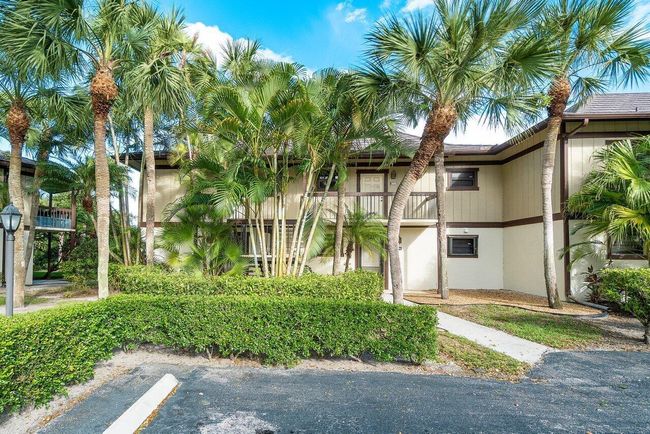 304305 - 13334 Polo Club Road, Condo with 2 bedrooms, 2 bathrooms and null parking in Wellington FL | Image 4