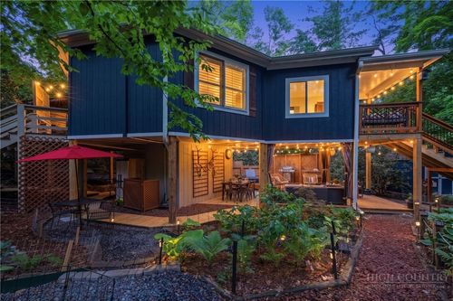 336 Old Johns River Rd, Blowing Rock, NC, 28605-8945 | Card Image