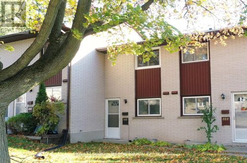 648 Brant St, Woodstock, ON, N4S5J8 | Card Image