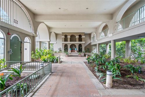 130-555 Maine Ave, Long Beach, CA, 90802-1171 | Card Image