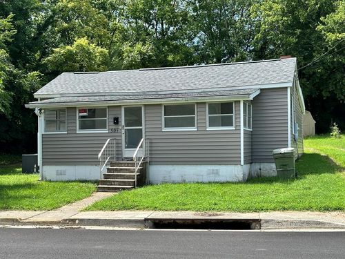 505 Hill St, Farmville, VA, 23901-2043 | Card Image