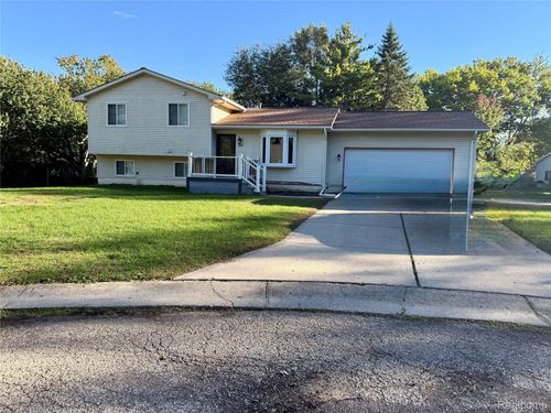 2028 Pauls Way, Commerce Twp, MI, 48390-3226 | Card Image