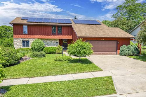 1334 W Cloverdale Drive, APPLETON, WI, 54914 | Card Image