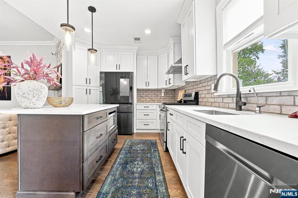 Residential Lease in Montclair 2