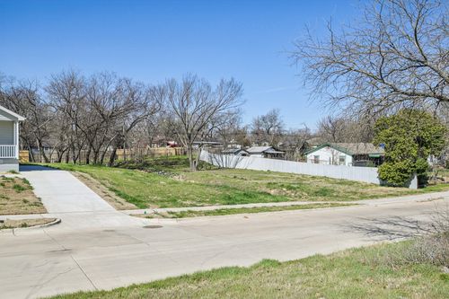 2016 Belzise Ter, Fort Worth, TX, 76104-6301 | Card Image