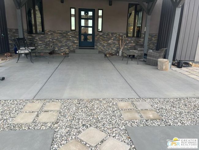 Front Entry/Door | Image 7
