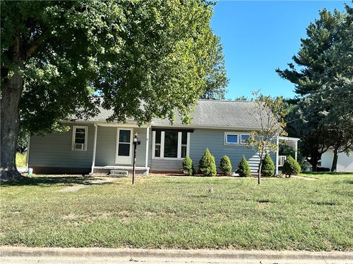 218 S Pine St, Pana, IL, 62557-1643 | Card Image