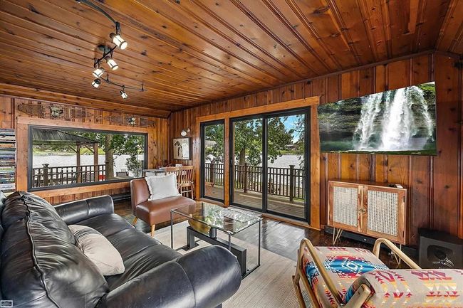 10086 King Rd, House other with 3 bedrooms, 1 bathrooms and null parking in Springfld Twp MI | Image 10