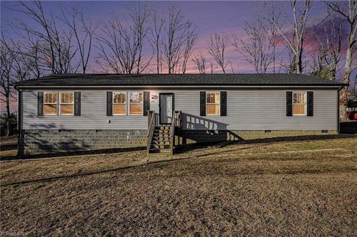 206 Mcknight St, Asheboro, NC, 27203-3026 | Card Image