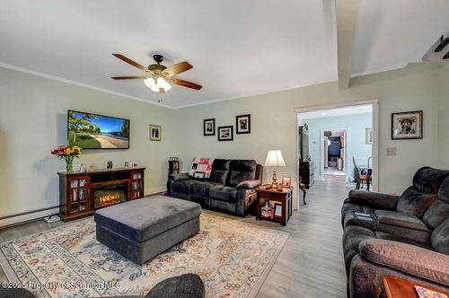 208 W Taylor St, Taylor, PA, 18517-1718 | Card Image