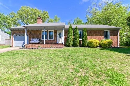 932 Bowling Green Trl, Chesapeake, VA, 23320-3112 | Card Image