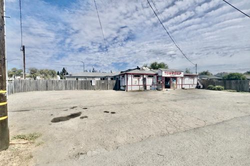 973 N Township Rd, Yuba City, CA, 95993-9666 | Card Image