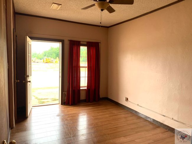 105 E Main St, House other with 2 bedrooms, 1 bathrooms and null parking in Bloomburg TX | Image 6