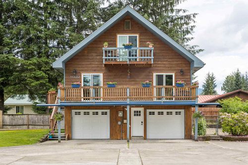 9322 Turn Street, Juneau, AK, 99801 | Card Image