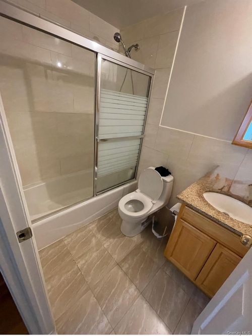 5d-13708 31st Road, New York, NY, 11354 | Card Image