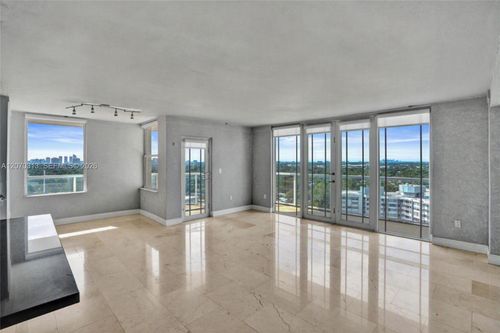 ph15e-1351 Ne Miami Gardens Dr, North Miami Beach, FL, 33179-4719 | Card Image