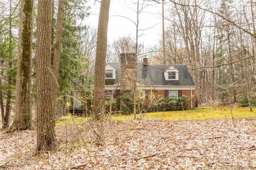 31870 Hiram Trl, Moreland Hills, OH, 44022-1324 | Card Image