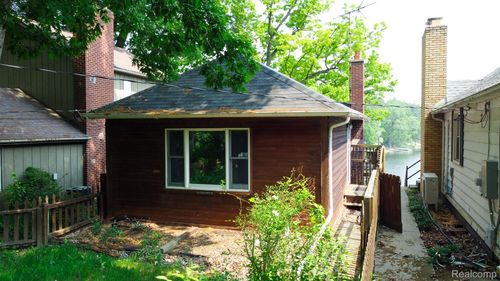 3236 Shady Oak Dr, Columbiaville, MI, 48421-9308 | Card Image