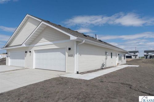 3122 Noble Dr, Mankato, MN, 56001-8212 | Card Image