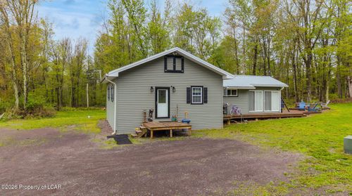 1425 Meeker Rd, Dallas, PA, 18612-2815 | Card Image