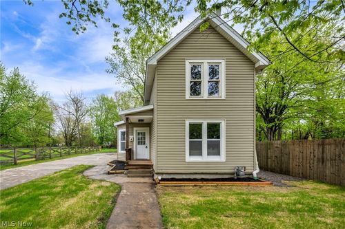 724 W 33rd Street, Ashtabula, OH, 44004 | Card Image