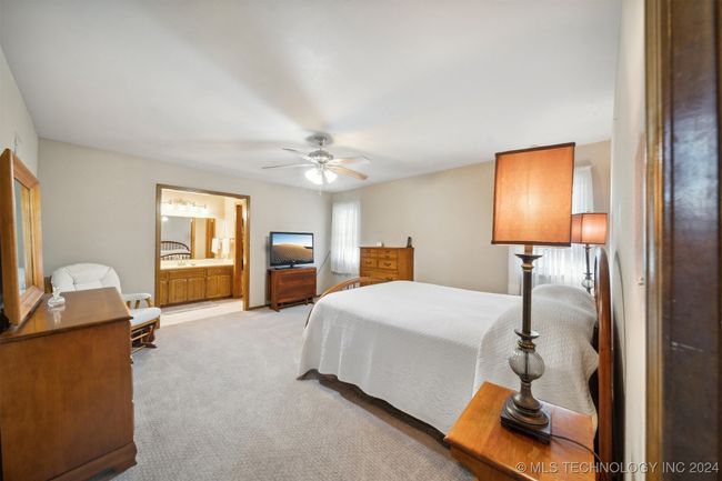 9172 E Oak Ln, House other with 3 bedrooms, 3 bathrooms and null parking in Claremore OK | Image 26