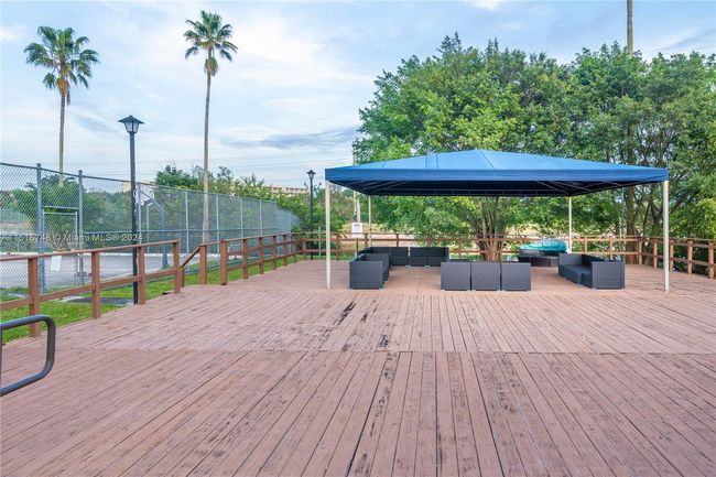 APT-914 - 4174 Inverrary Dr, Condo with 2 bedrooms, 2 bathrooms and null parking in Lauderhill FL | Image 41