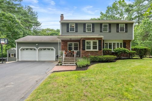 6 Forest St, Medfield, MA, 02052-3321 | Card Image