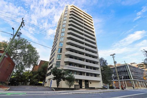 704-200 Bay St, Ottawa, ON, K1R7W8 | Card Image