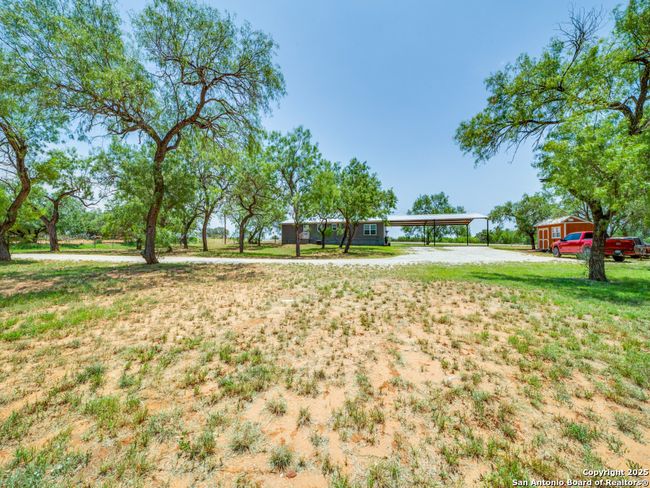 1271 Sandbranch Rd, House other with 3 bedrooms, 2 bathrooms and null parking in Bigfoot TX | Image 4