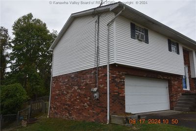 909 Centers Road, House other with 3 bedrooms, 2 bathrooms and null parking in Charleston WV | Image 3