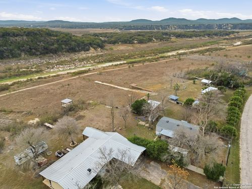 545 Lakeshore Dr S, Bandera, TX, 78003-4153 | Card Image