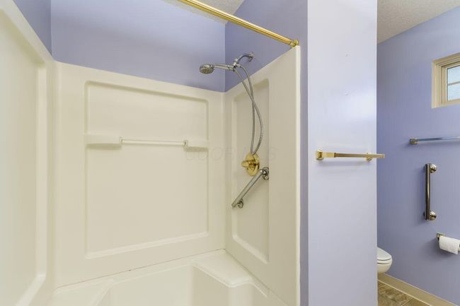 512 Richmond Dr, Condo with 3 bedrooms, 2 bathrooms and null parking in Pataskala OH | Image 26