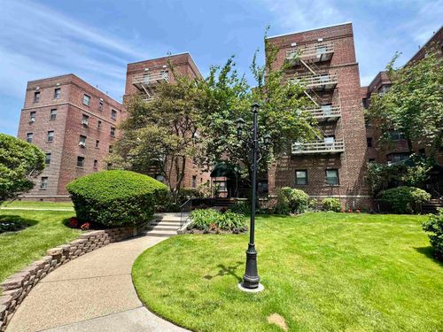 apt-b10-2337 Hudson Ter, Fort Lee, NJ, 07024-7950 | Card Image
