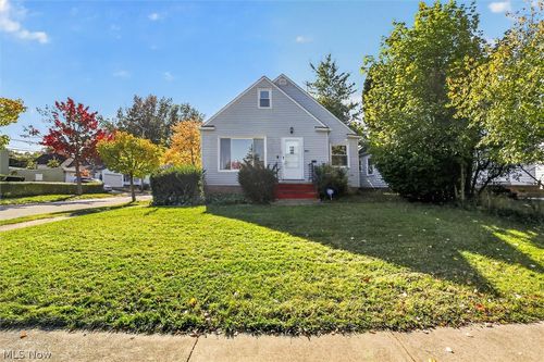 3814 Salisbury Rd, South Euclid, OH, 44121-1912 | Card Image