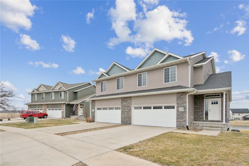 1112 Mary Ln, North Liberty, IA, 52317-8710 | Card Image