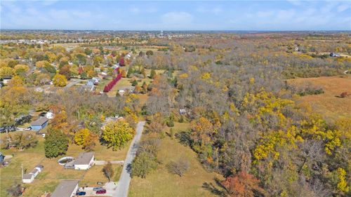 15801 Valentine Ave, Belton, MO, 64012 | Card Image